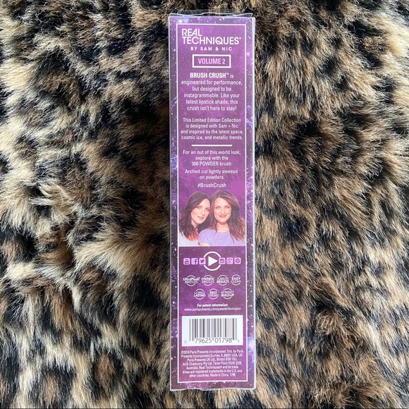 ❌SOLD❌Set of 2, RT powder brush & Pur Pillow Blend - Picture 4 of 8